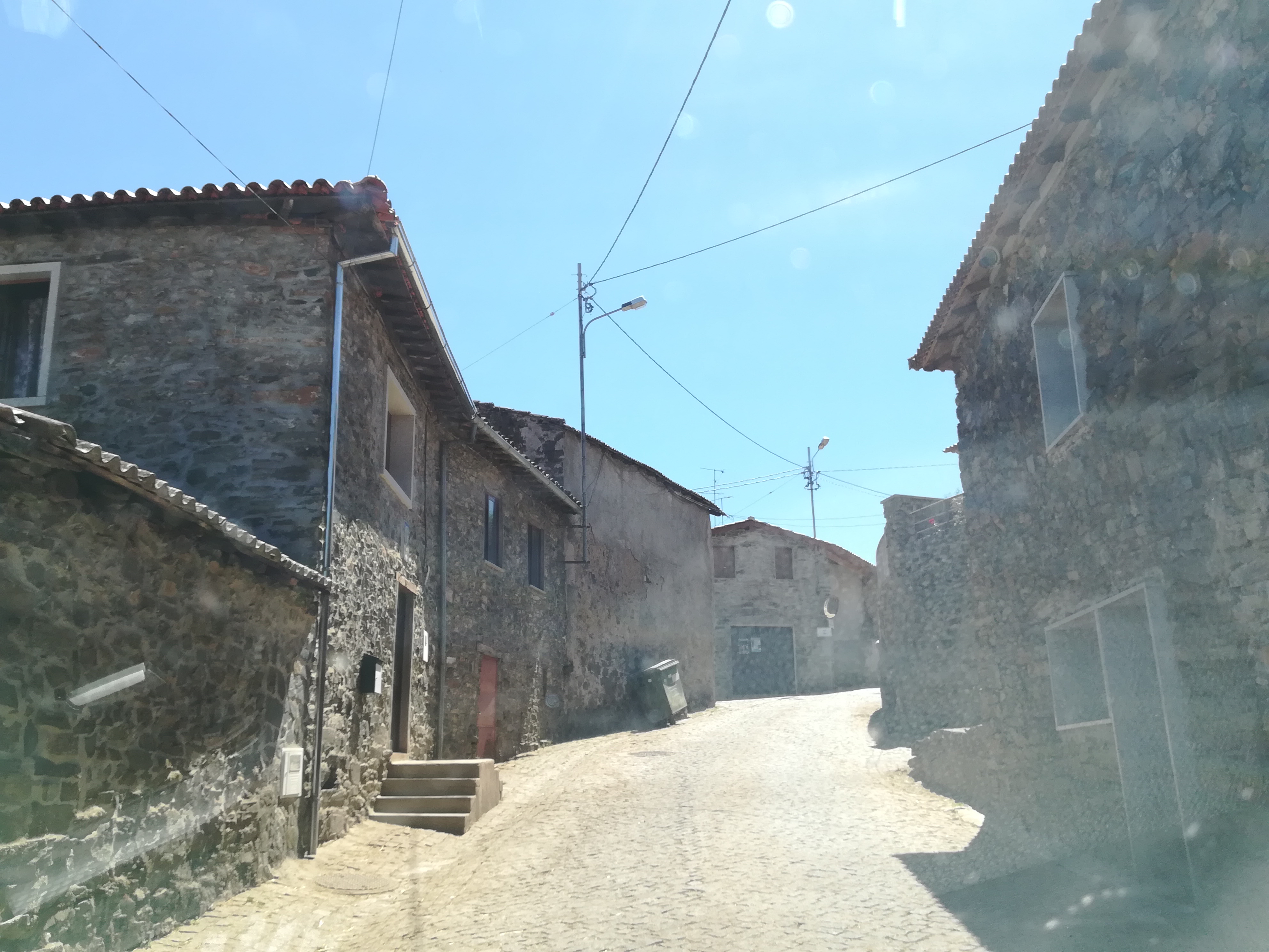 Interior da Aldeia de Fontes Barrosas