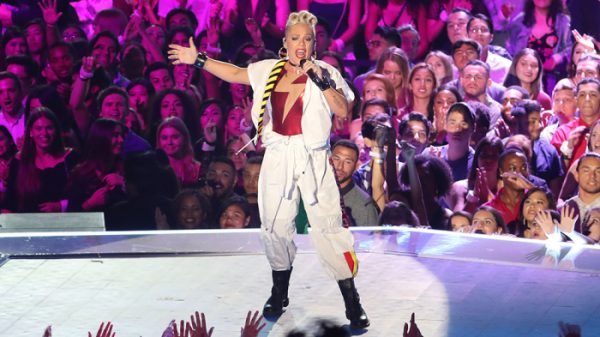 Mandatory Credit: Photo by Chelsea Lauren/REX/Shutterstock (9028017by) Pink MTV Video Music Awards, Show, Los Angeles, USA - 27 Aug 2017