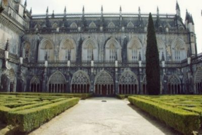 claustro real batalha