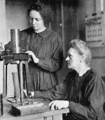 Marie Curie a trabalhar com a filha