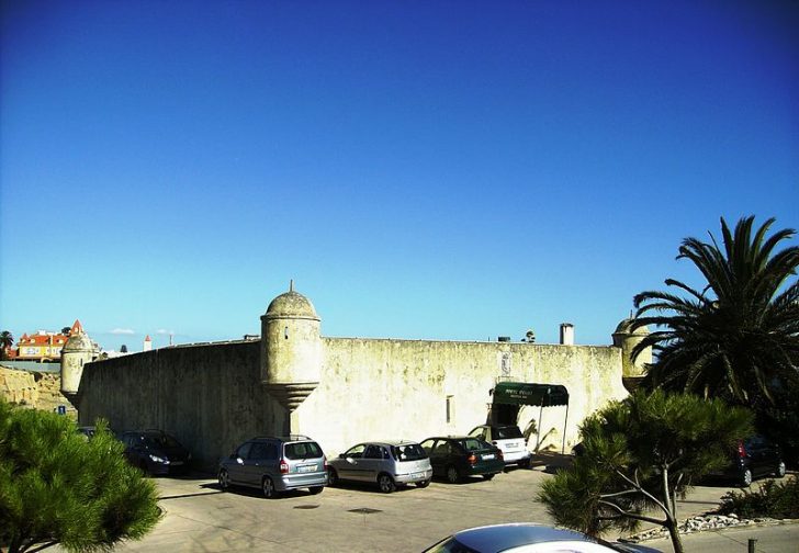 800px-Forte_s_pedro_estoril_1